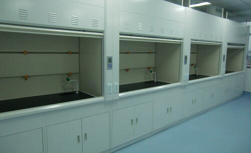 通風柜為整個實驗室的環境提供了重要保障